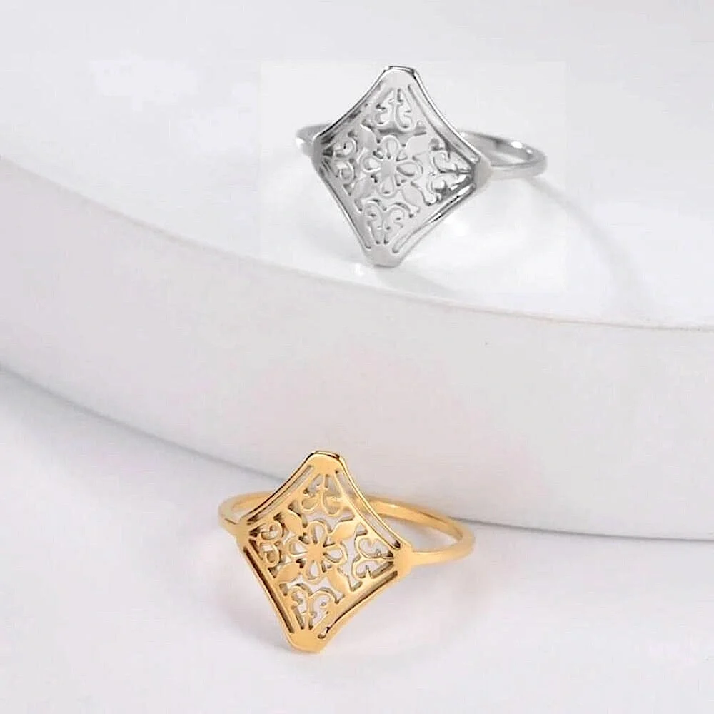 14k White Gold Plated 316L‎ Cut Out Filigree Ring, Size 6
